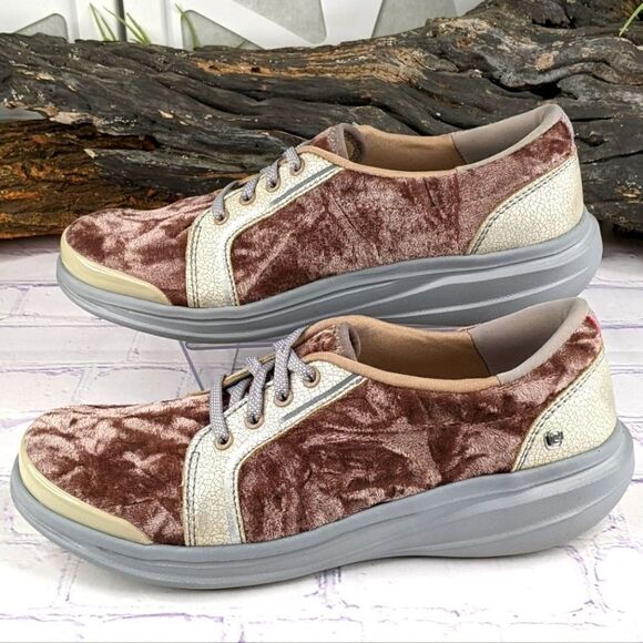 BZEES Capri Sneakers - Picture 4 of 9